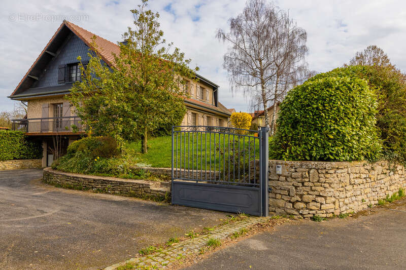 Propriete avec deux appartements ou maison  familiale 270 m2 - photo 2