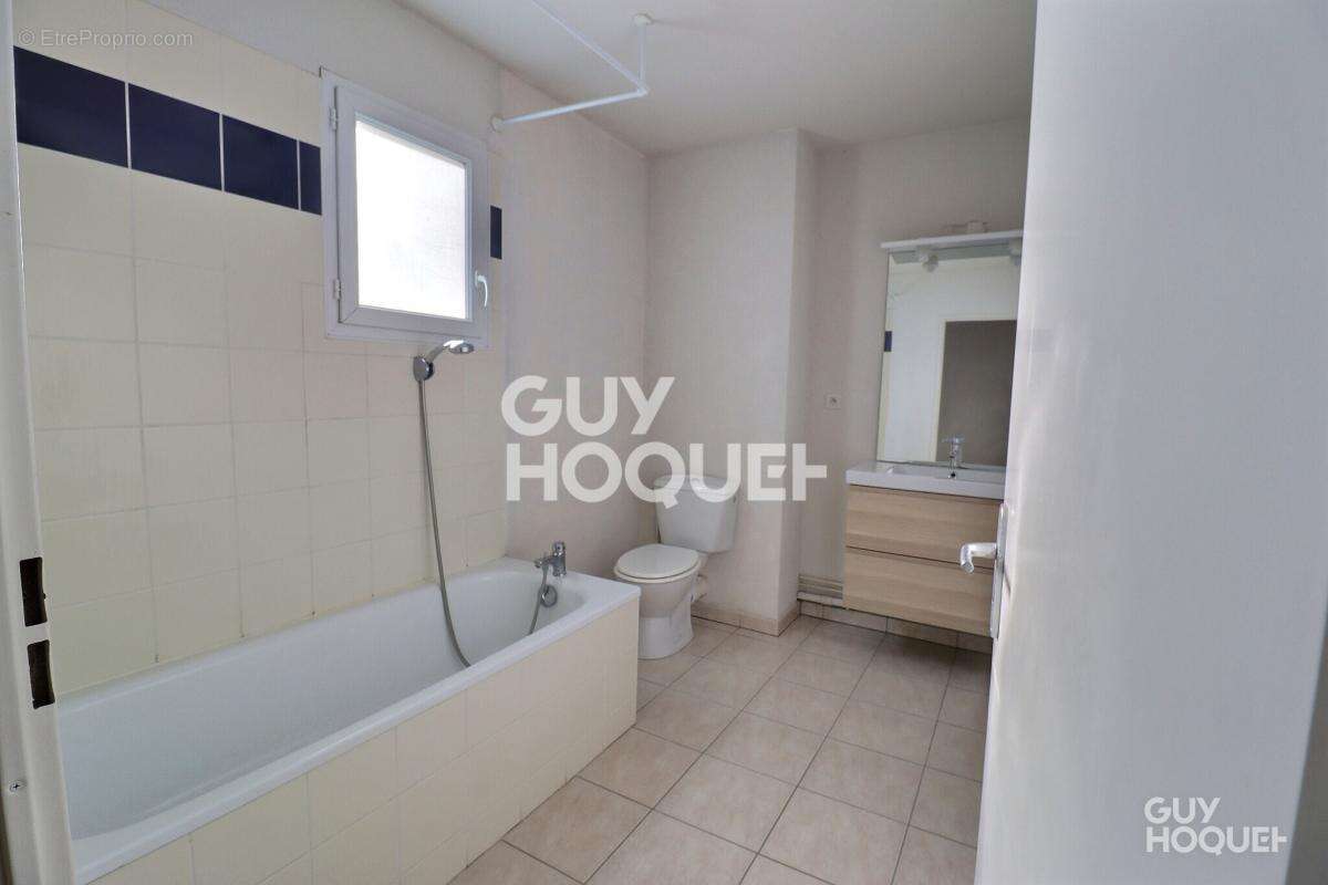 Maison à SURGERES