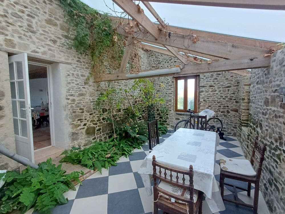 Maison à NEUVILLE-EN-BEAUMONT