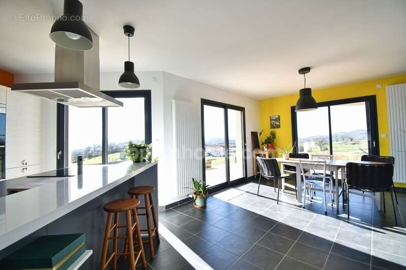 Maison à ISSERTEAUX