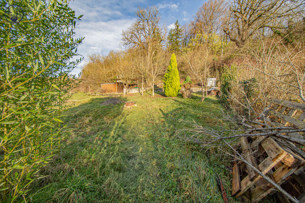 Charmant terrain avec un petit abri, d’une superficie totale de 500 m2, idéalement situé à Saint-Mihiel. - photo 5