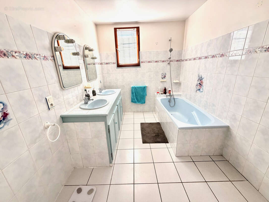Charmante Maison de 138 m2 à Ibos, Hautes-Pyrénées - photo 11
