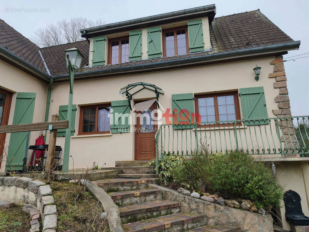 Maison à HUCHENNEVILLE