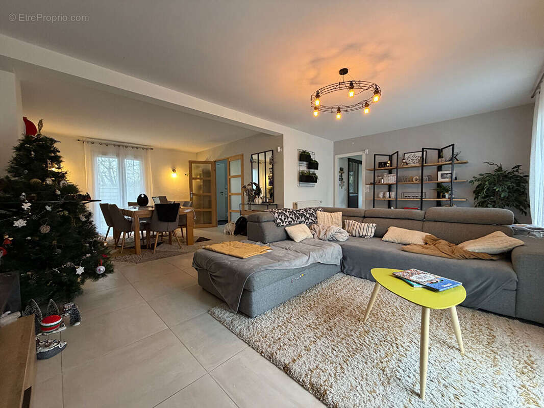 Maison à VERNEUIL-SUR-SEINE