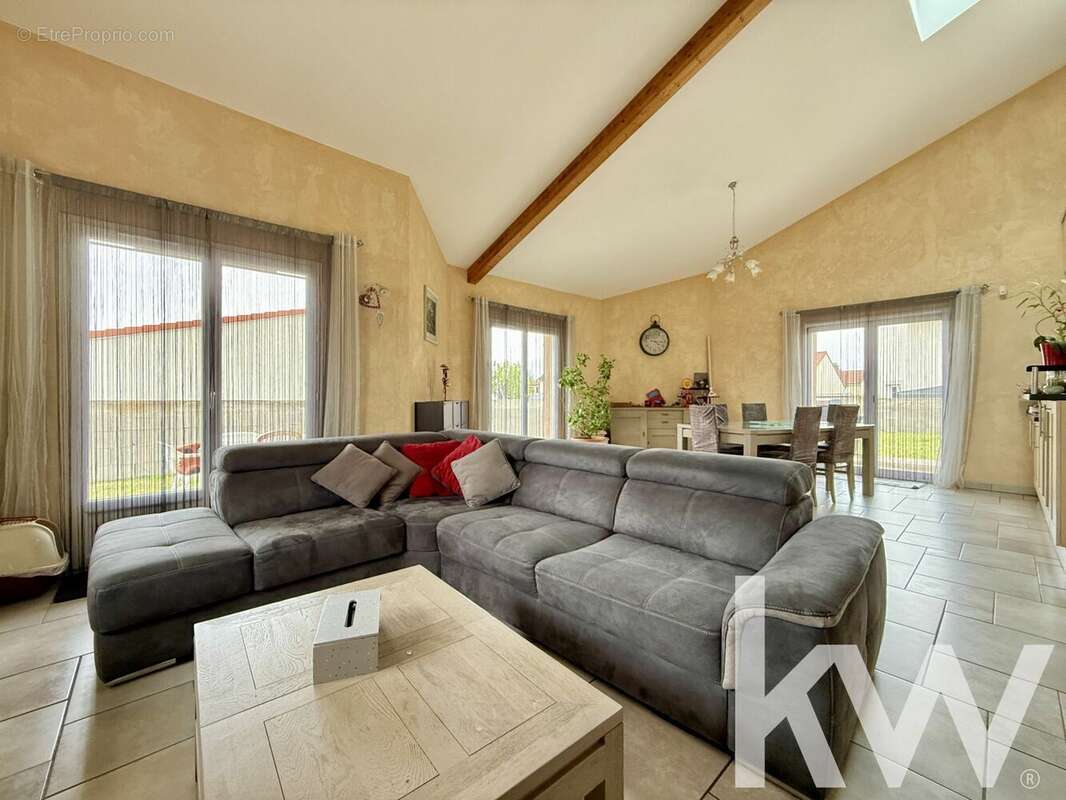 Maison à SAINT-BONNET-PRES-RIOM