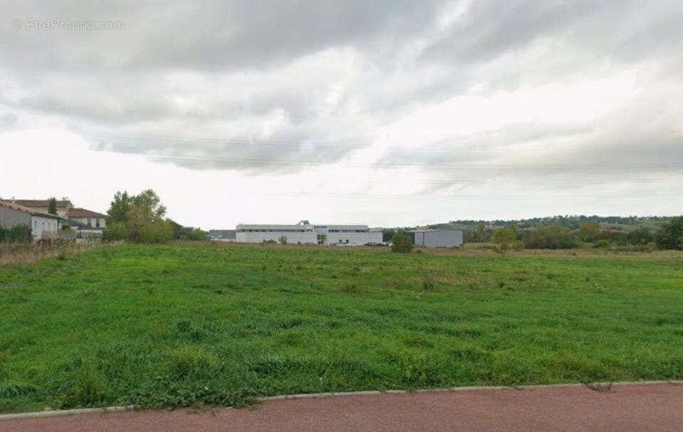 Terrain à SAINTE-FOY-D&#039;AIGREFEUILLE