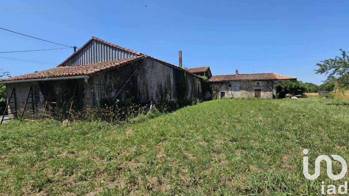 Maison 103 m² à Chassiecq  - photo 4