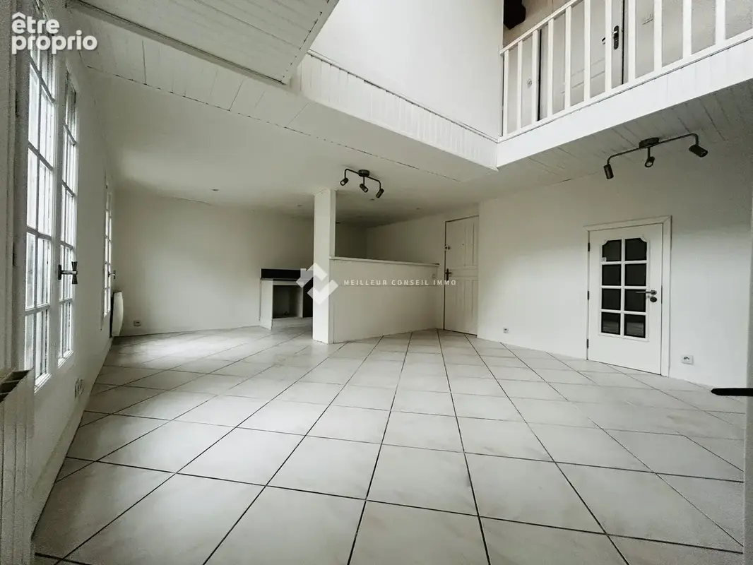 Appartement 4 pièces 82 m² à vendre à La Chapelle-En-Serval (60520) - photo 2
