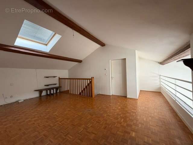Appartement à ROCHE-LA-MOLIERE