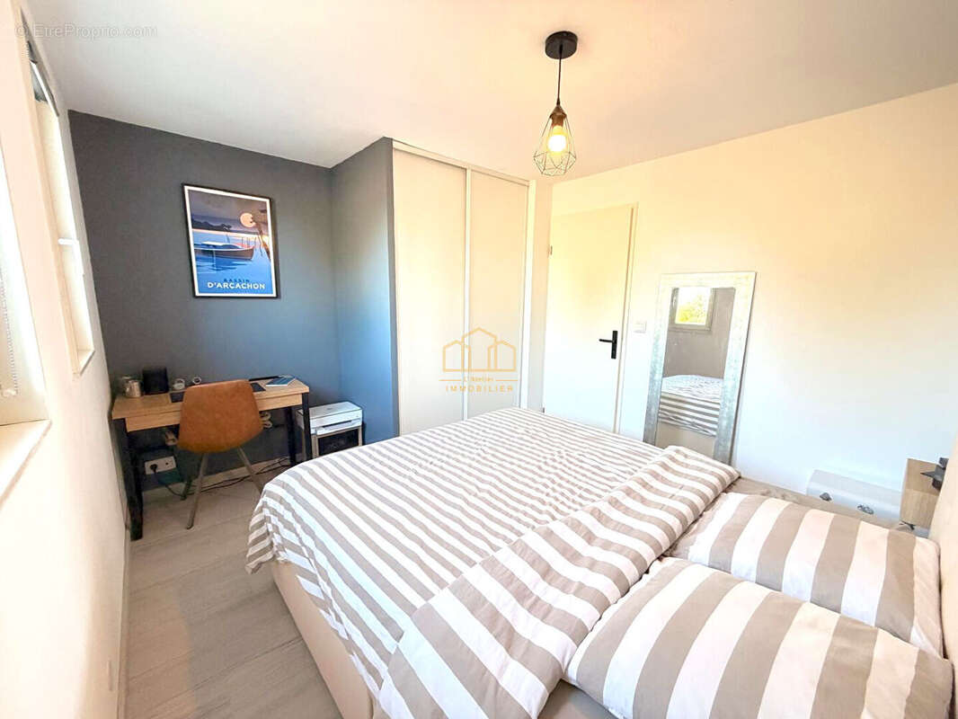 Appartement T4 avec terrasse à vendre au Teich dans résidence avec piscine - photo 15
