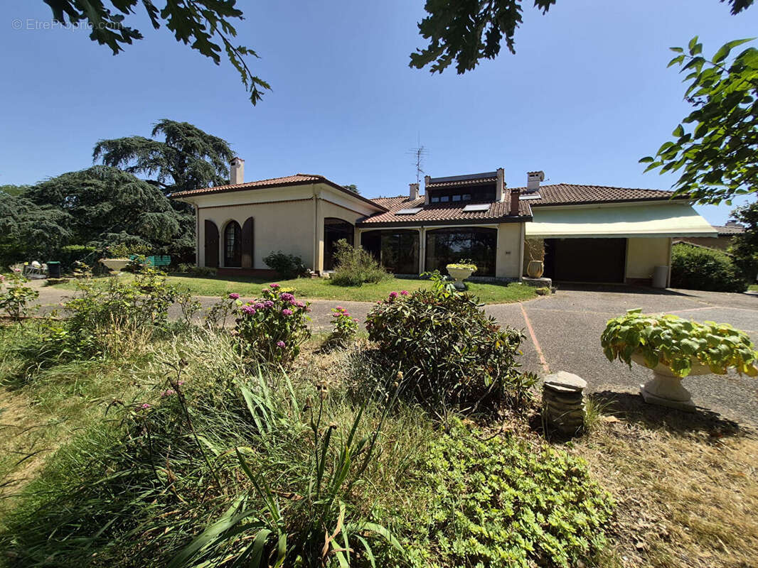 PIBRAC DOMAINE DU BERNET Grande Maison familiale sur 2250 m² de terrain - photo 2