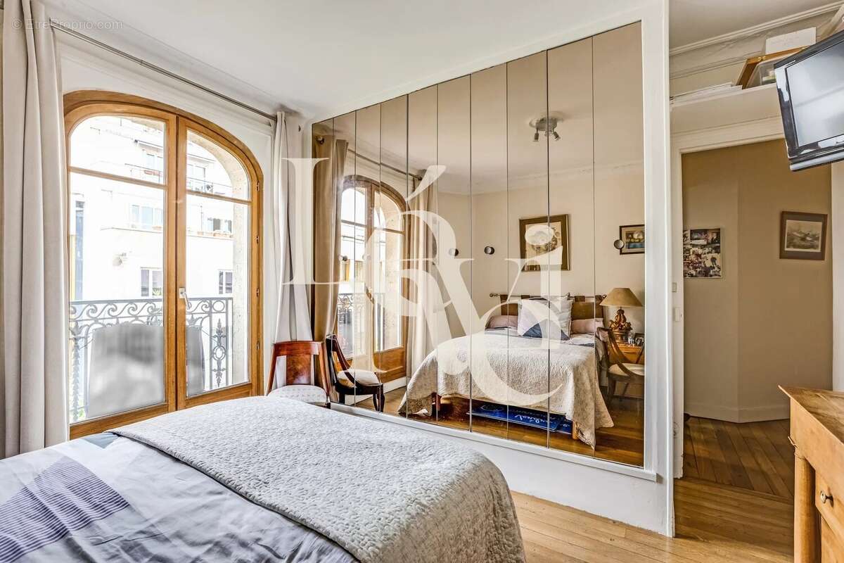 Appartement à PARIS-15E