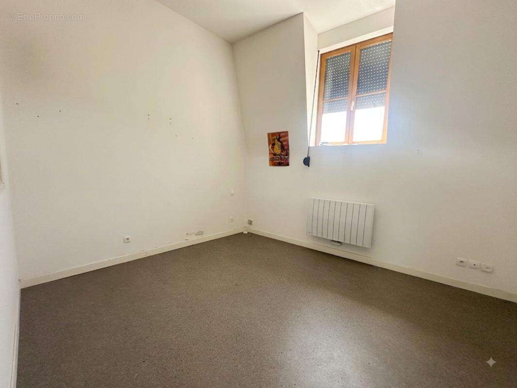 Ensemble immobilier 2 appartements+local commercial - photo 11