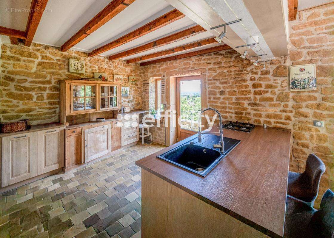 Maison 151 m² à Ville-Sur-Jarnioux  - photo 7