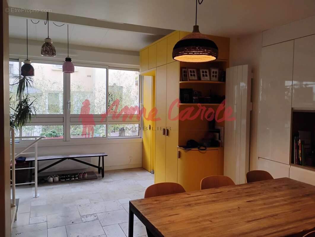 Appartement à PARIS-20E