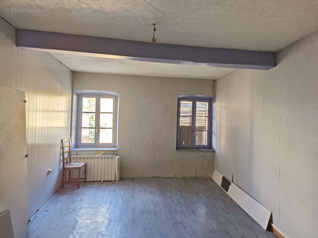 Commerce à LE PEAGE-DE-ROUSSILLON