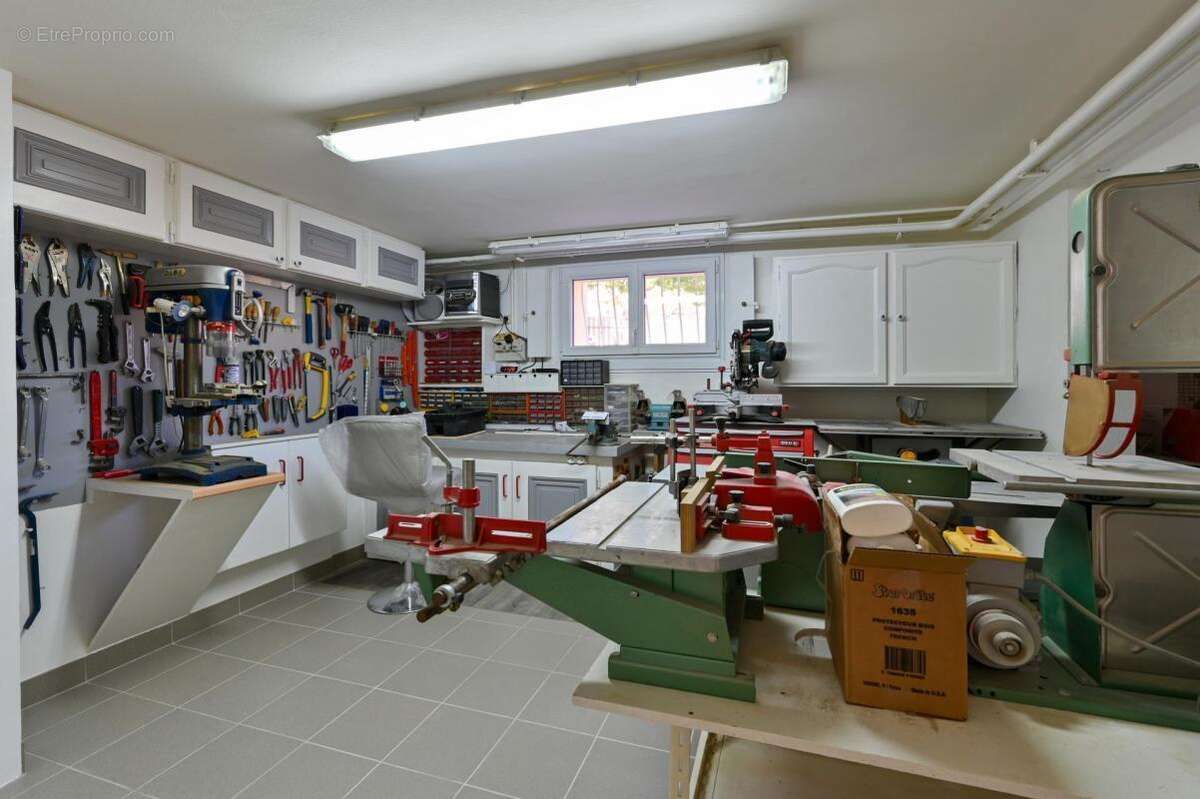 Maison à GREZIEU-LA-VARENNE