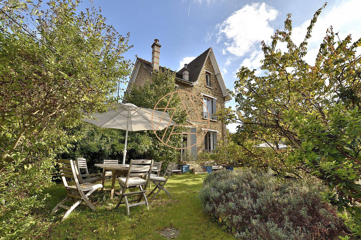 Maison à SAINT-MAUR-DES-FOSSES