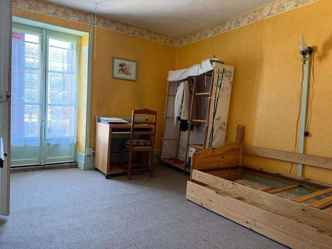 Maison ancienne 6 pièces 127 m² avec courrette de 30 m2 devant - photo 7