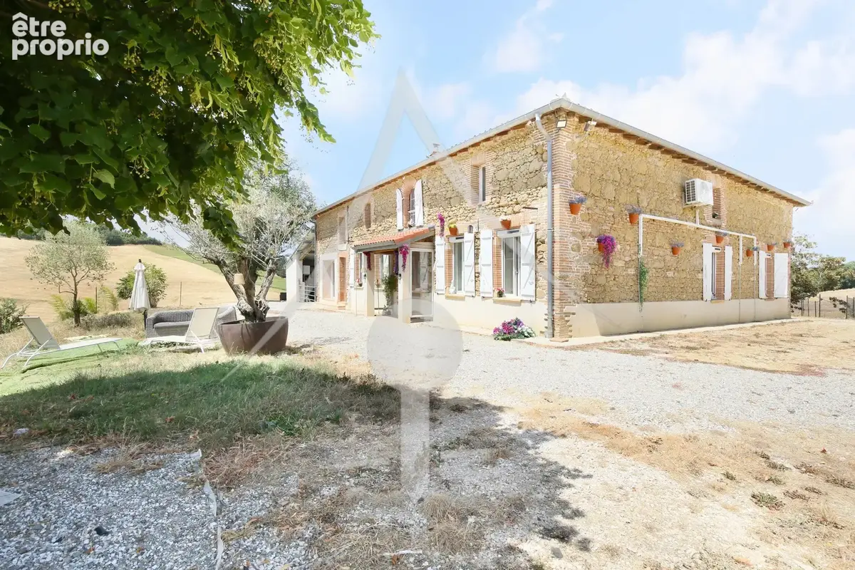 Superbe domaine avec dépendances et piscine - photo 13