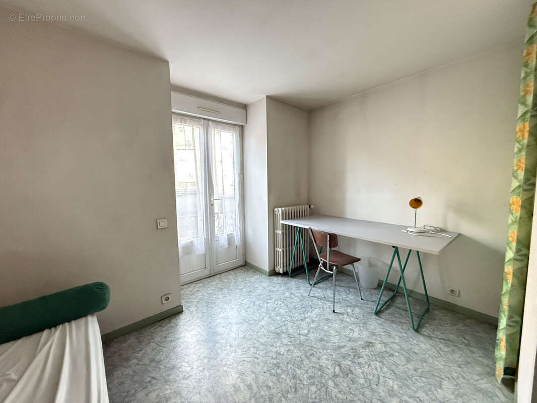 Commerce à MONTAIGU