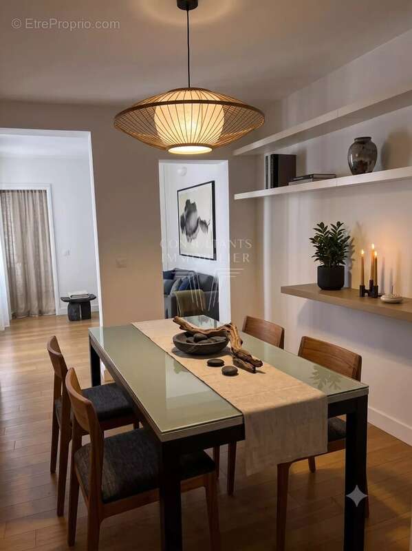 Appartement à PARIS-17E