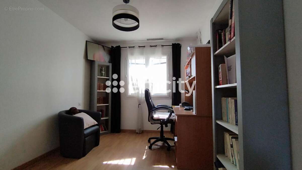 Maison 80 m² à Chaptuzat  - photo 7