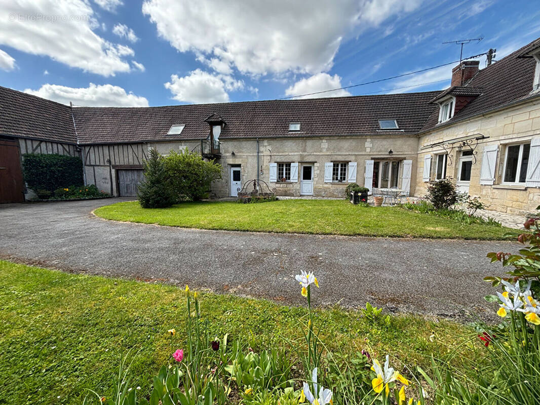 Maison à SAINTE-GENEVIEVE