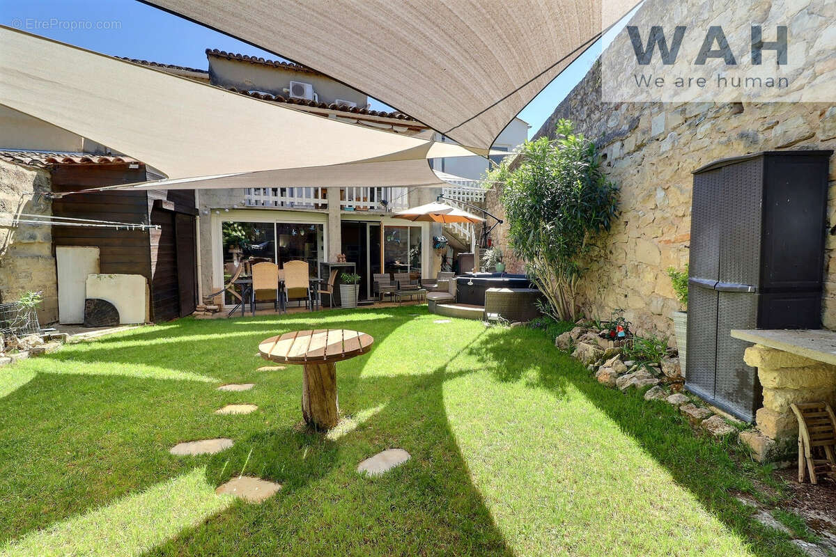 Maison à SAINT-BRES