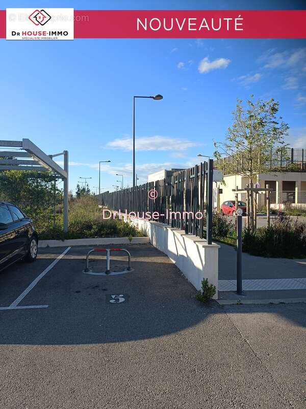 Parking à VITROLLES