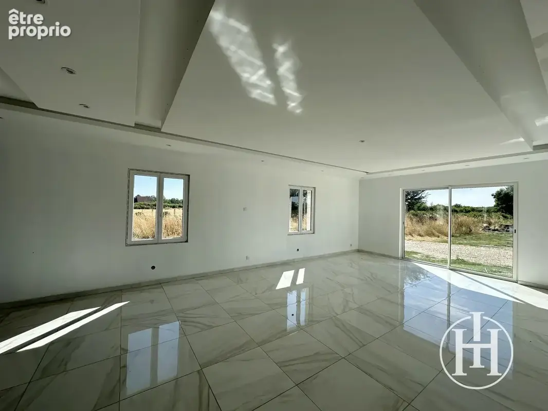EXCLUSIVITÉ : Pavillon neuf de plain-pied   150 m2   4 chambres   4 000 m2 de terrain - photo 2