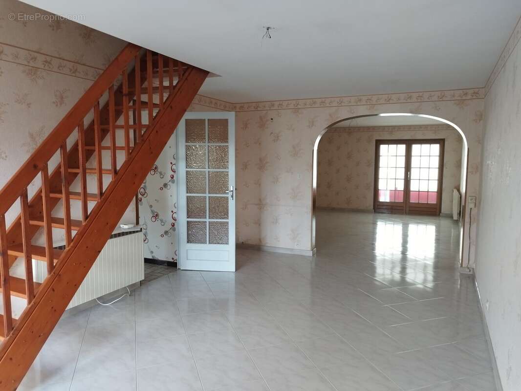 Maison à LA VILLENEUVE