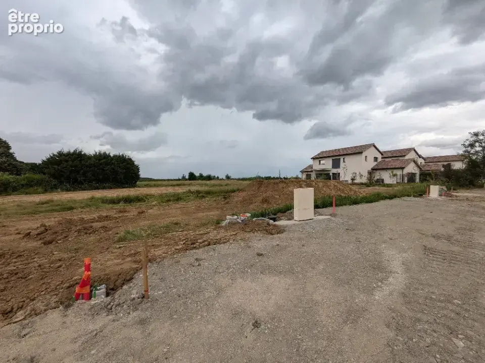 Terrain 556 m² à Lissieu  - photo 2
