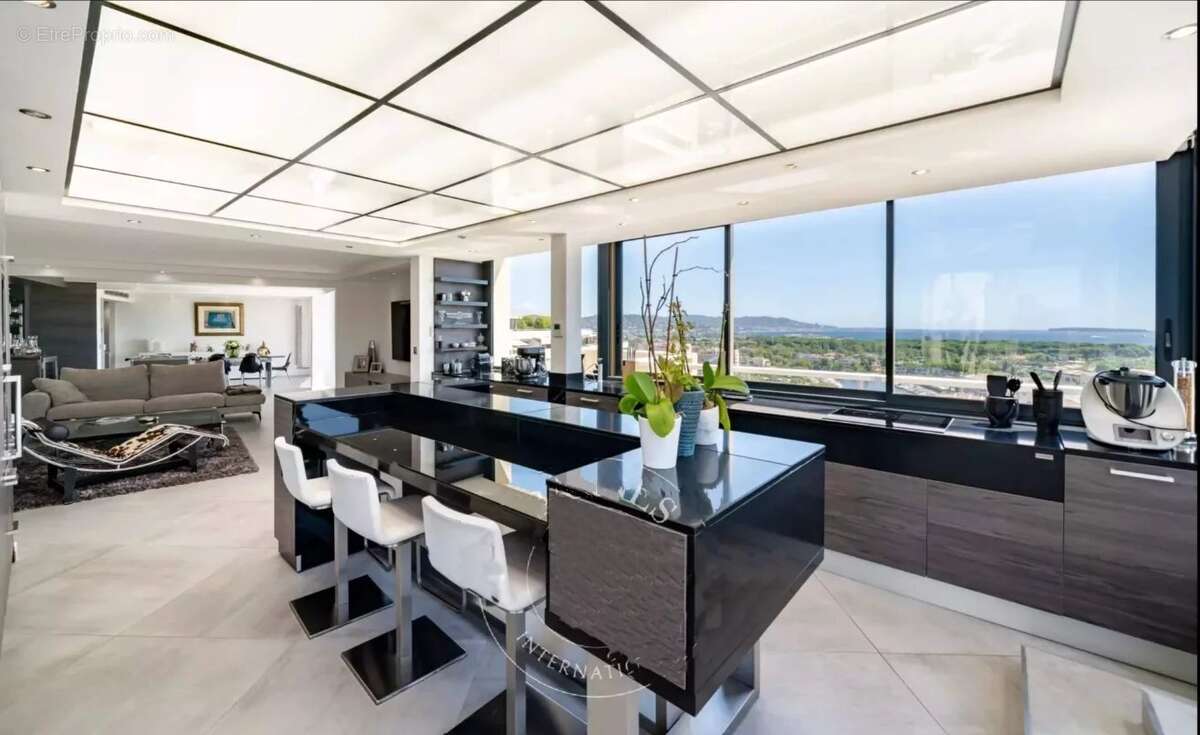 Appartement à MANDELIEU-LA-NAPOULE