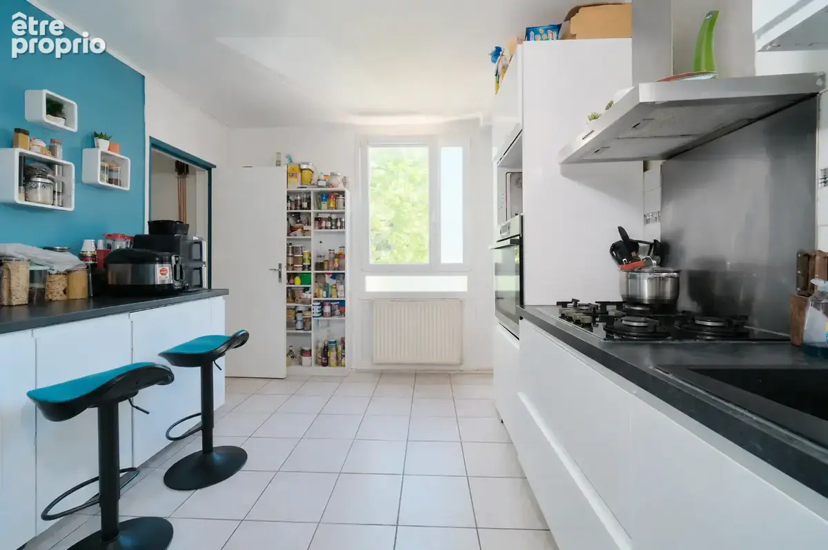 Givors centre - t4 - 3 chambres - garage - photo 6