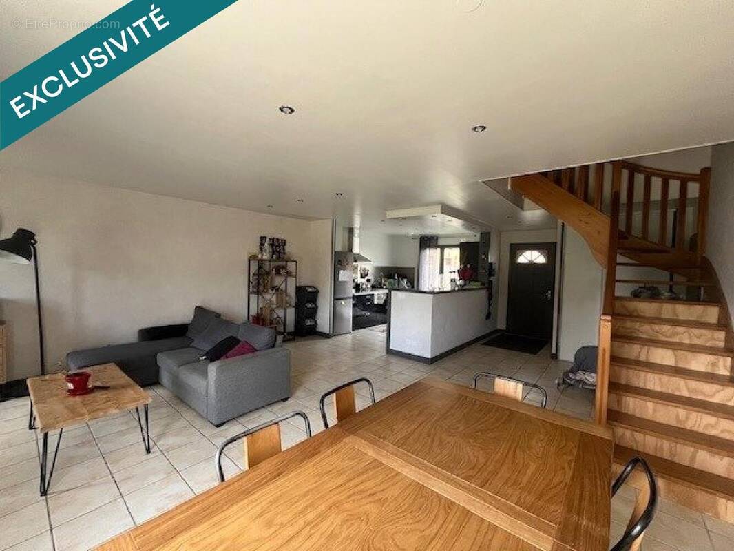 Photo 1 - Maison à SURY-LE-COMTAL