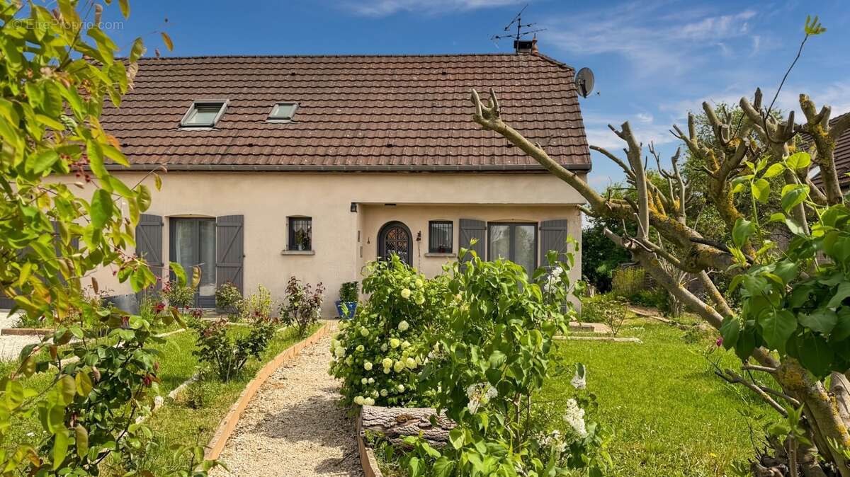 Maison individuelle à rafraîchir - photo 3
