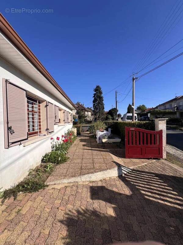 Maison à CHALUS