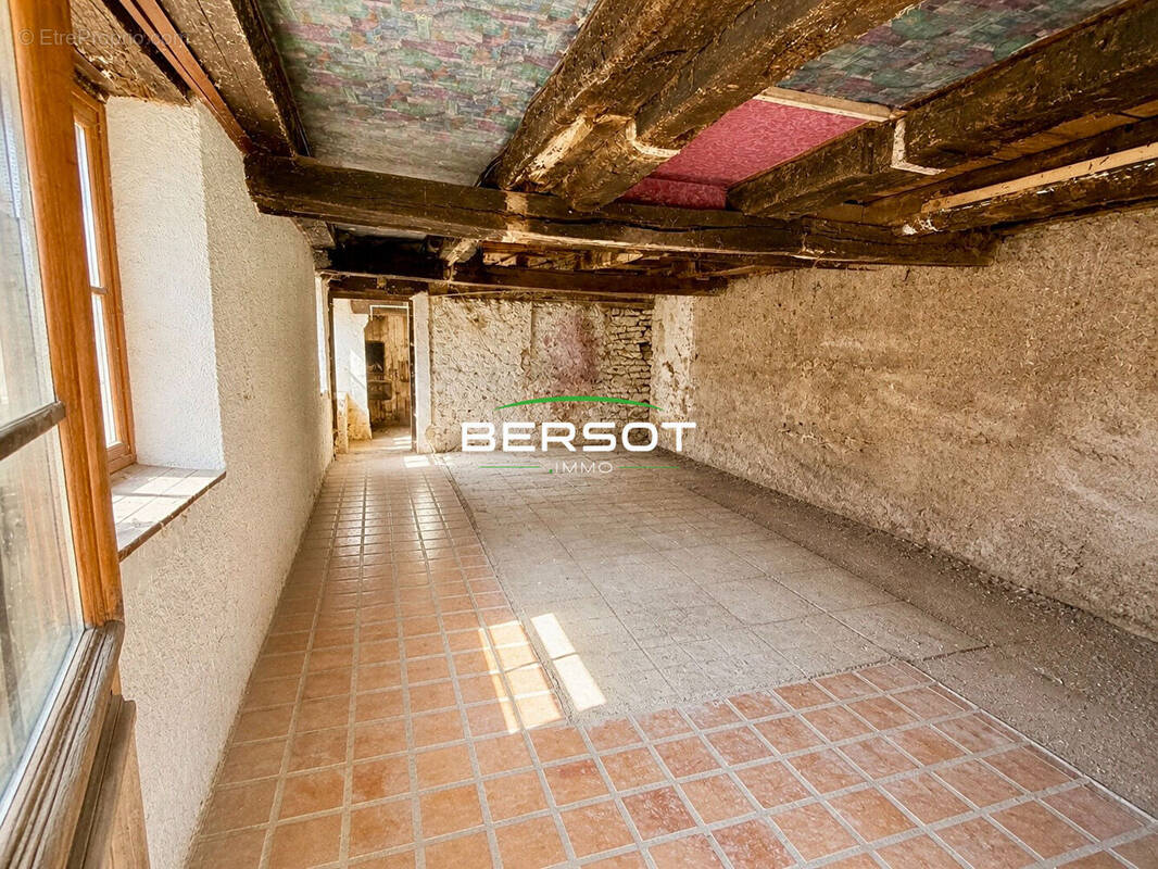 Maison à PIERREFONTAINE-LES-VARANS