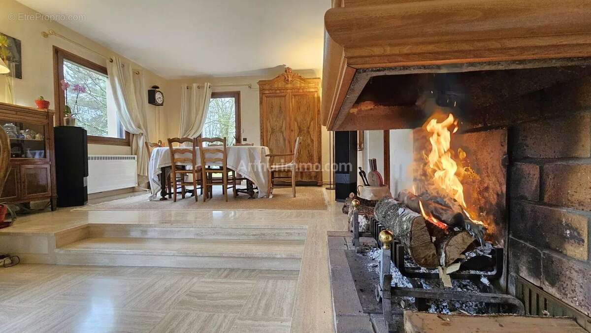 Maison à FONTENAY-LES-BRIIS