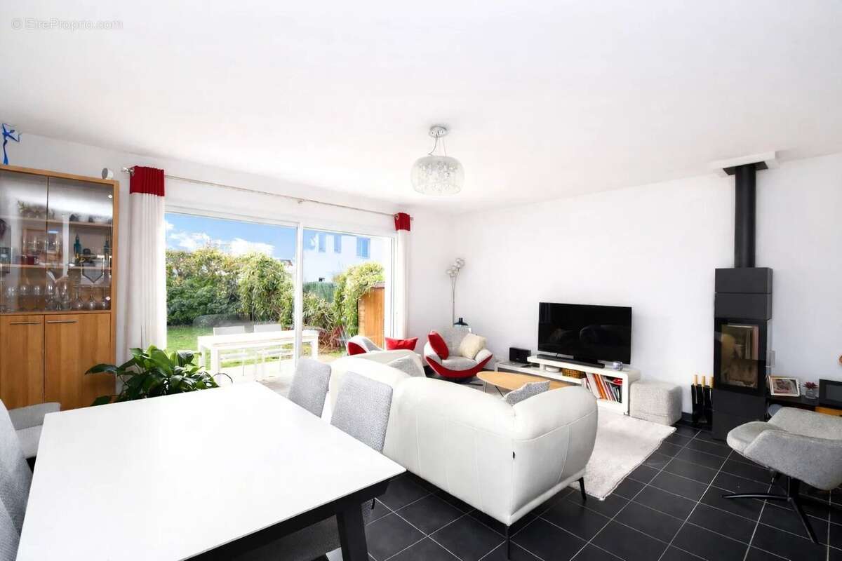 Montesson - 3 mn centre ville - maison de 135 m² au sol - 4 chambres - terrain 265 m² - photo 4