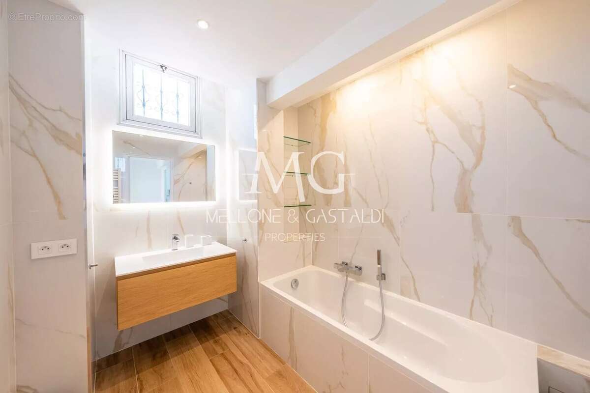 Appartement à LE CANNET