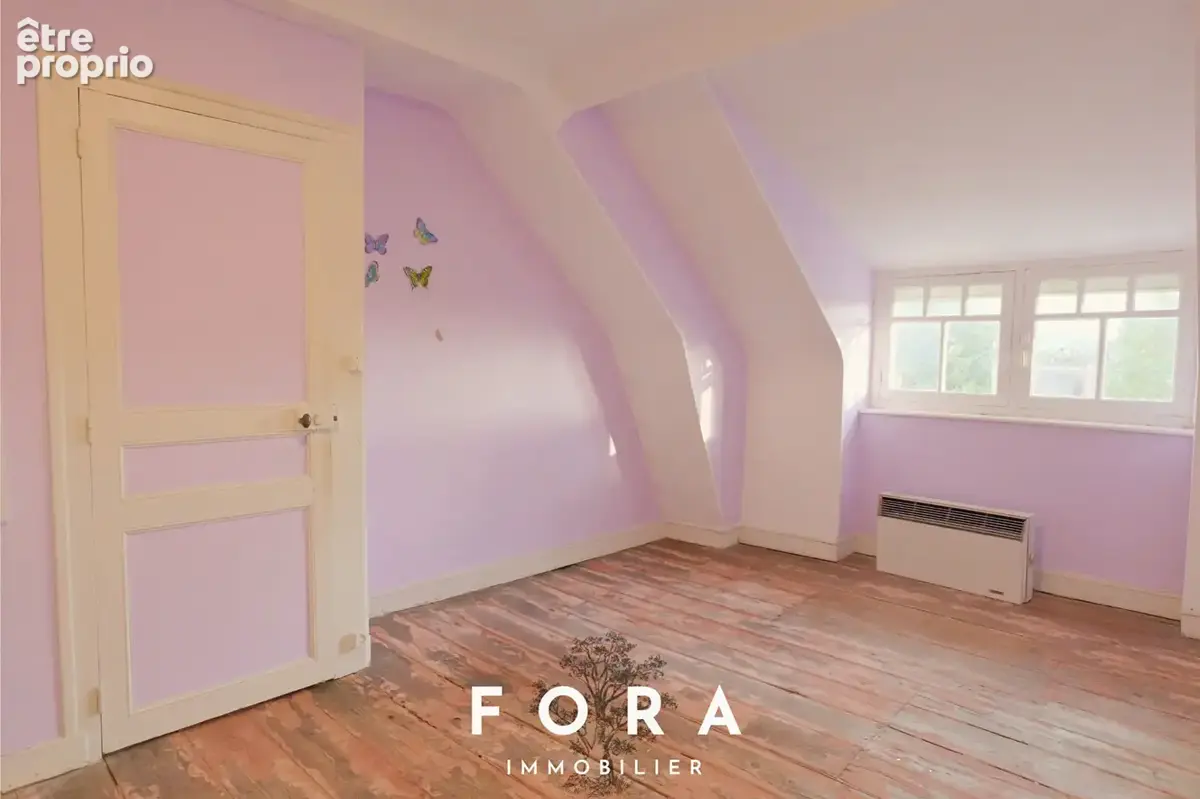 Maison familiale mitoyenne de 135 m² avec double garage, en centre-ville de Condé-en-Normandie ! - photo 12