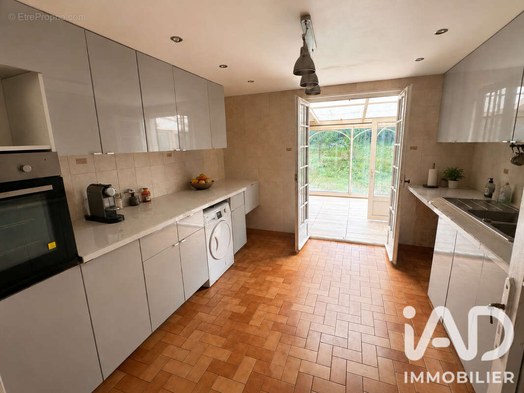 Maison 104 m² à Mantes-La-Ville  - photo 4