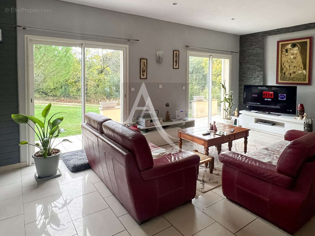 Maison à MONTAIGU-DE-QUERCY