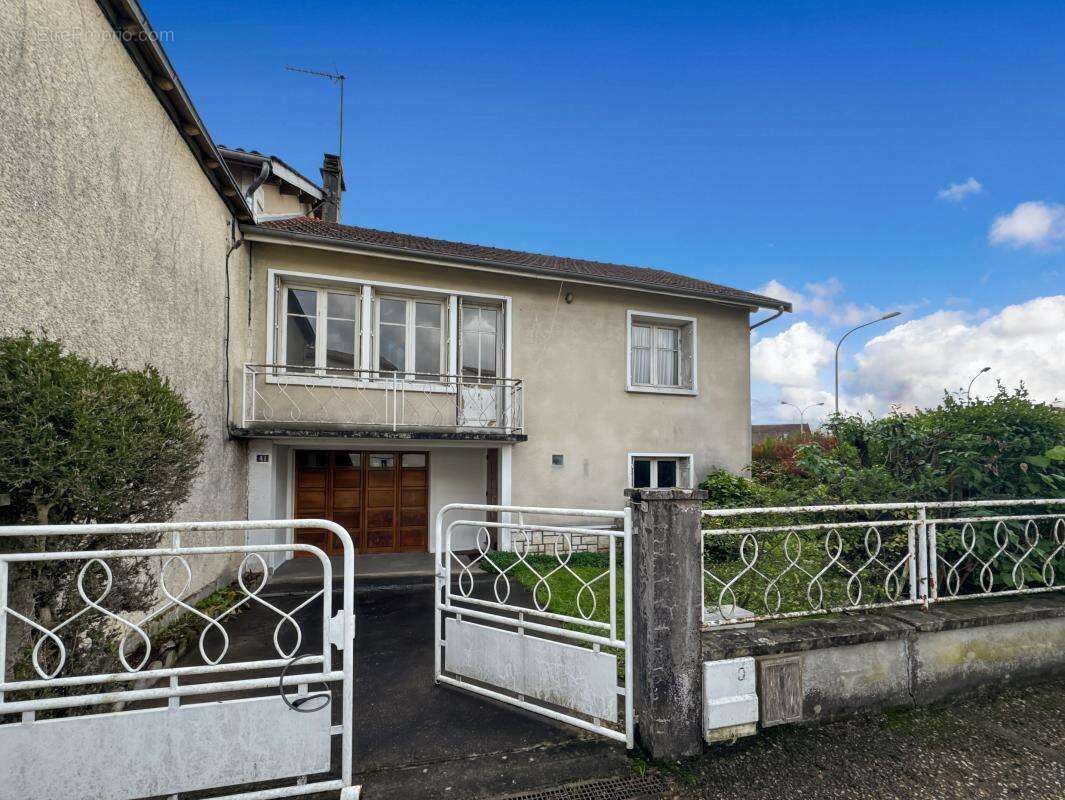 Maison à SAINT-ASTIER