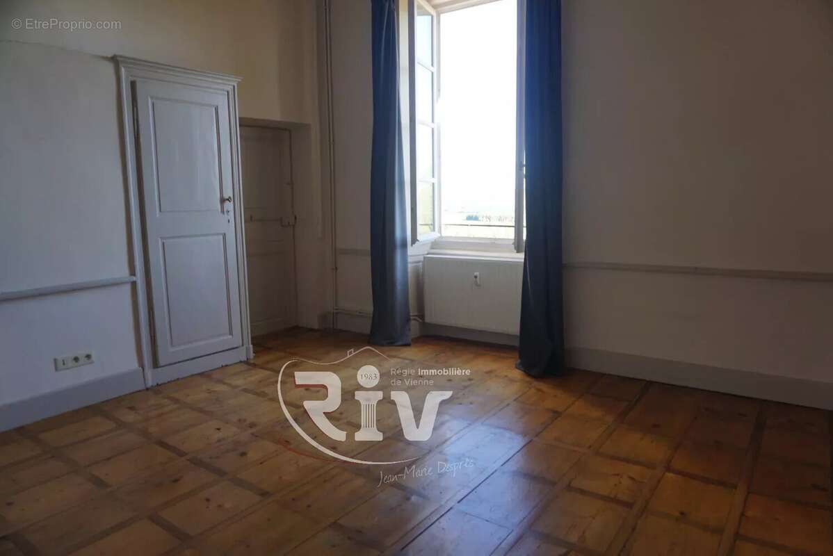 Appartement à CHONAS-L'AMBALLAN