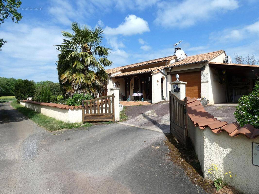 Maison à SAINT-MARTIAL-D'ALBAREDE