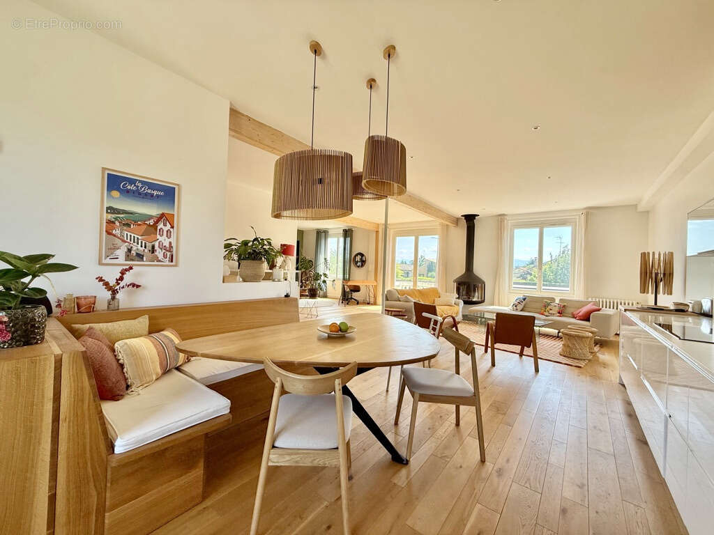 Maison à GUILHERAND-GRANGES