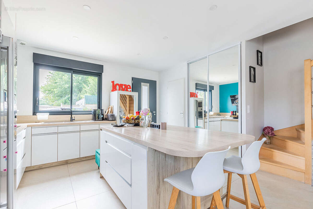 Maison à SAULX-LES-CHARTREUX